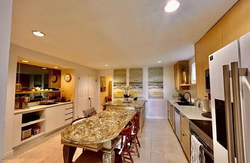Fraserview Apartment | Private 2BR family Suite Near YVR airport & Transit & Golf course