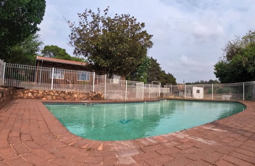 Krugersdorp Cottage | Private Cottage - 5 minutes to the Cradle of Humankind