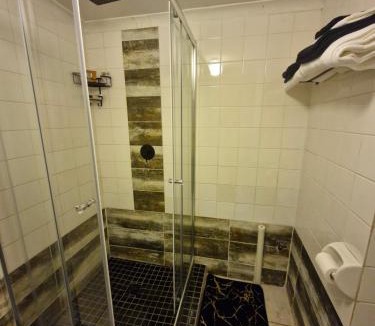 Greater Johannesburg Metropolitan Area House | Private Ensuite Guest Suite 4km from Sandton City and Nelson Mandela Square