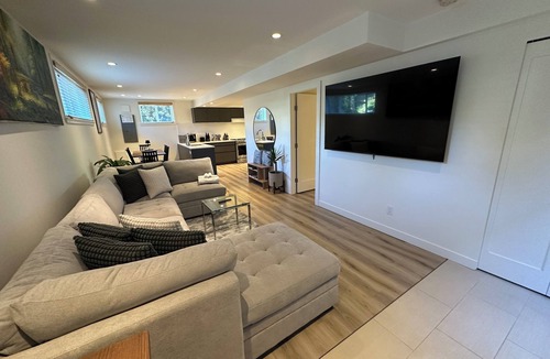 Pemberton Heights Apartment | Private Garden Level Suite Bright & Spacious