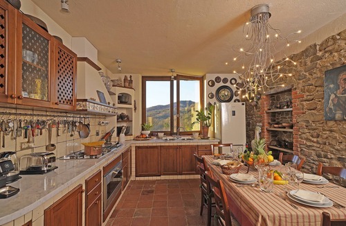 Groppoli House | Private hamlet with large park and shared swimming pool nearby for 17 people