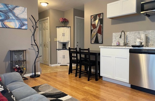 Dubuque House | Private king suite DBQ