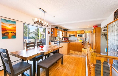 Port Moody House | Private Luxury home! *HotTub & Gym!* *Sleeps 8*