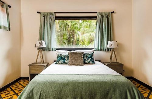 Playa Langosta Villa | Private Pool Villa Walking distance to the Beach