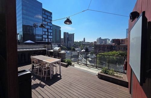 Music Row Apartment | Private Suite A - Music Row - Luxury Shared Living in Nashville - Gym/Pool