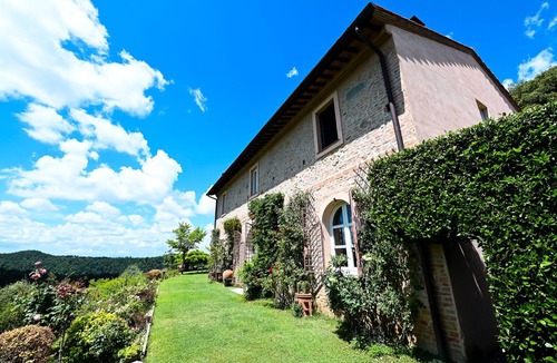 Palaia Villa | Private Villa In Tuscany with Pool And Garden, Magical Landscape Views