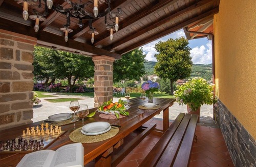 Castel Focognano Villa | Private villa with pool, hot tub and garden in the Tuscan countryside