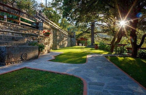 Castel Focognano Villa | Private villa with pool, hot tub and garden in the Tuscan countryside