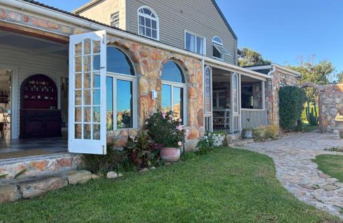 Redhill Villa | Protea Lodge