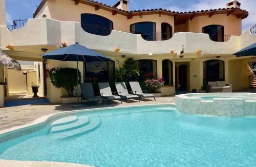 Playas de Rosarito Apartment | Puerto Nuevo Surf Casita Encanto 1BR with pool