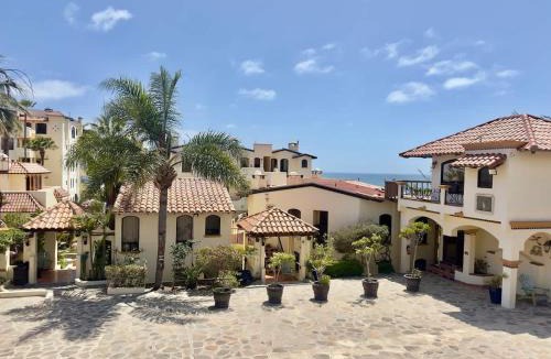 Playas de Rosarito Apartment | Puerto Nuevo Villa Fiesta 2BR 2BA with pool