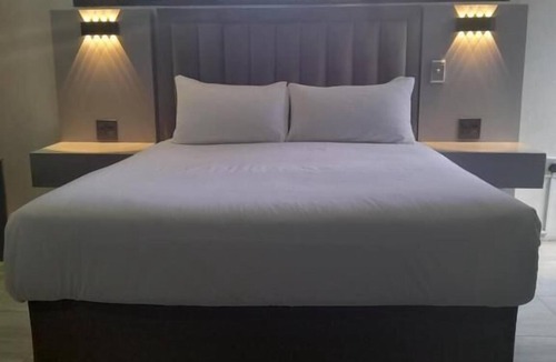 Rustenburg Cabin | Pula Nala Lodge