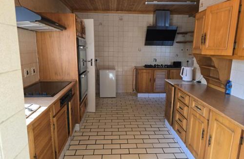 Greater Johannesburg Metropolitan Area House | Pvt Guesthouse 2 hour Stay Booking