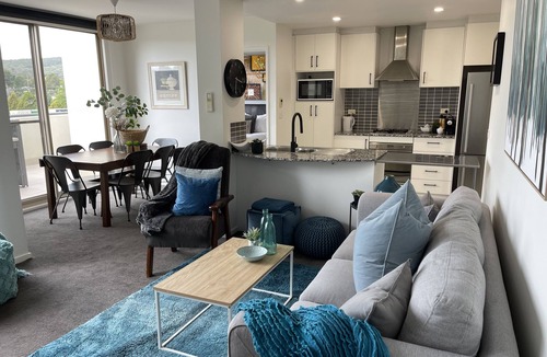 Queanbeyan East Apartment | Qbn Cracker 2B, 2BA, 2 secure carparks