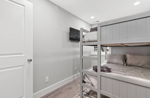 Kingman Park Hotel | Quaint City flat+Urban Oasis+NearCapitol Hill+PRKG
