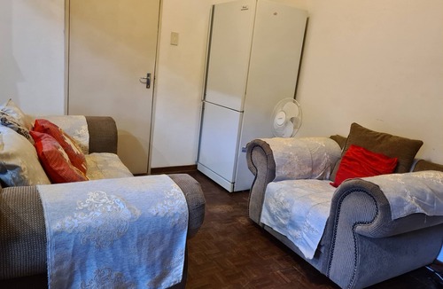 Greater Johannesburg Metropolitan Area Cottage | Quaint Quiet Cottage in Johannesburg