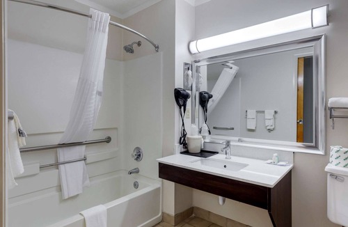 Roxboro Hotel | Quality Inn - Roxboro South