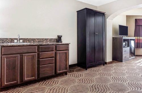 South Salisbury Hotel | Quality Inn & Suites Salisbury South