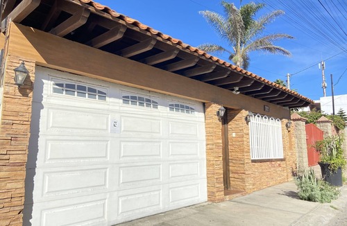 Playas de Tijuana House | Quetzal House - 2 bedroom, parking & garden