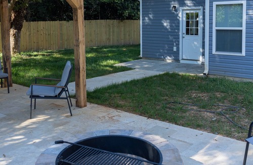 Paw Creek House | Quiet 3BR Home, Fast Wi-FI, 14 Min to Uptown Charlotte