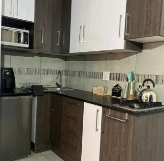 Greater Johannesburg Metropolitan Area Apartment | Quiet Blairgowrie Garden Cottage Close to Sandton