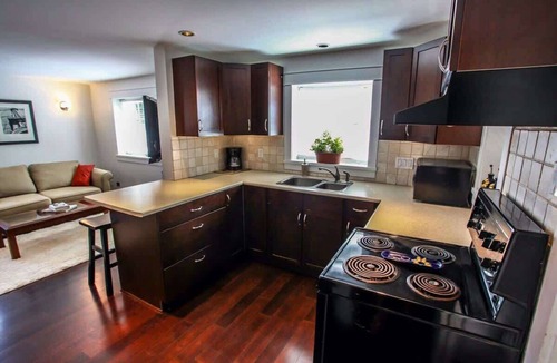 Central Lonsdale House | Quiet North Vancouver Suite