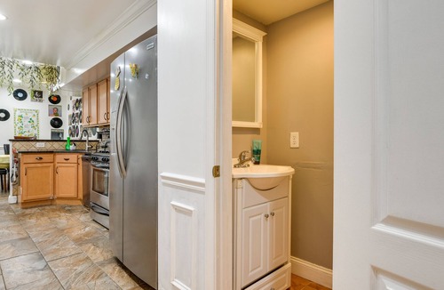 Downtown Baltimore House | Quirky Baltimore Townhome ~ 2 Mi to Inner Harbor