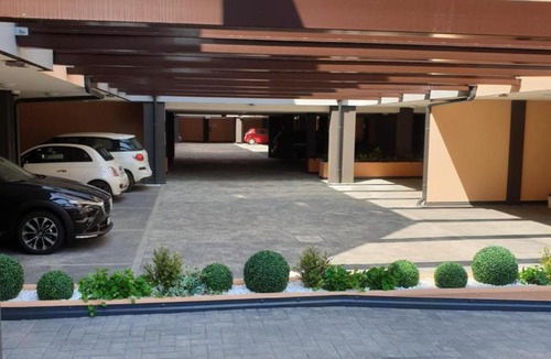 Bolognina Apartment | Realkasa Pool & Parking Flat