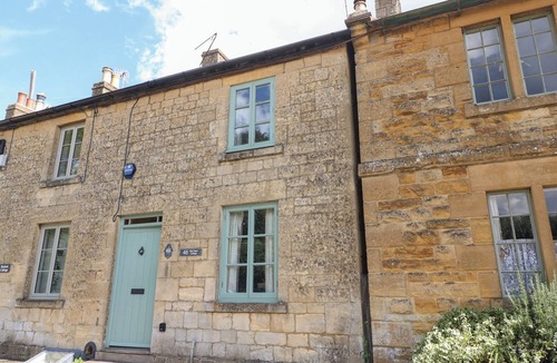 Blockley Cottage | RED FAWN COTTAGE, pet friendly, character holiday cottage in Blockley