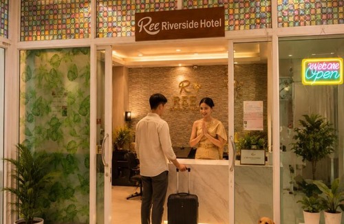 Samre Hotel | Ree- Riverside hotel