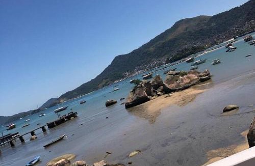 Praia do Jardim Apartment | Refúgio à Beira-mar da família Bispo