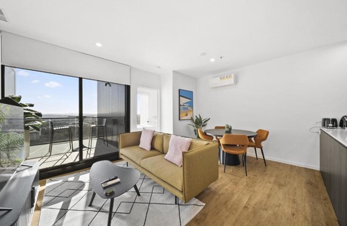 Belconnen Apartment | Refined 2-Bed With Luxurious Building Amenities