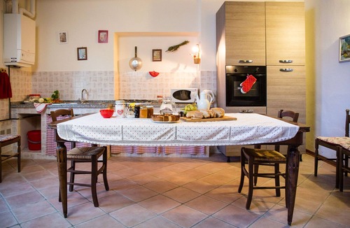 Chianni House | Relax in a traditional farmhouse between Pisa and Volterra, fabulous views of the hills