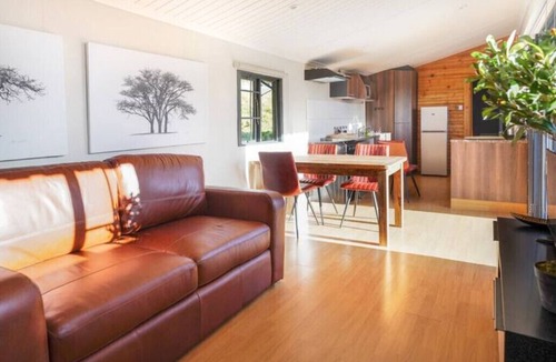Stellenbosch Apartment | Relax with amazing views of vineyards & mountains in the heart of the Winelands!