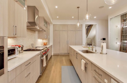 West Town House | Relax with family in a super deluxe single family home. West town.