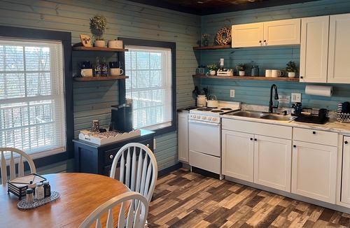 Goreville Cabin | Relaxing Cabin Near Hiking, Fishing & Lake of Egypt