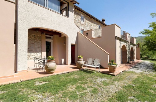 Villore Apartment | Relaxing Double Room Surrounded by Nature