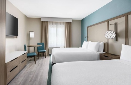 Marathon Hotel | Relaxing Getaway! 2 Elegant Rooms, Outdoor Pool, Free Breakfast!