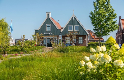 Uitdam House | Relaxing Home with Sauna in Holiday Park