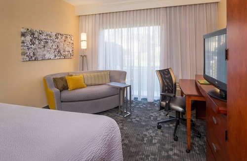 University Place Hotel | Relaxing Retreat Near UNC Charlotte, Pet-Friendly, Gym
