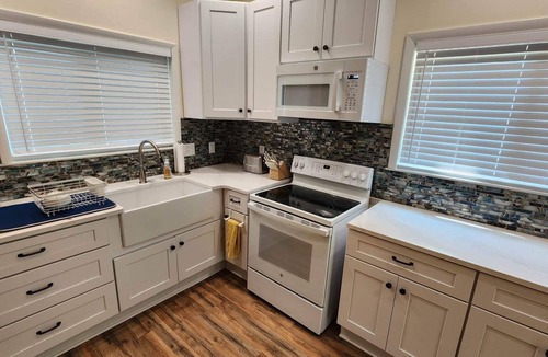 Shelbyville House | Remodel pet friendly home in town 1/2 mile from Lake Shelbyville.