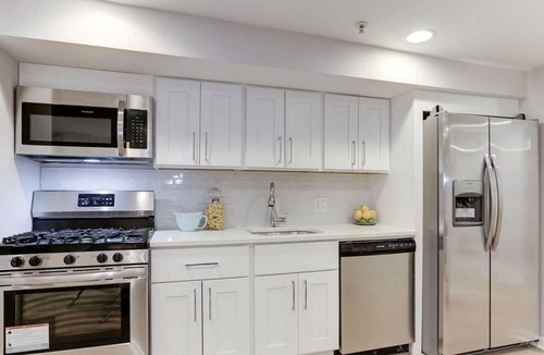 Le Droit Park Apartment | Renovated 2 bed/2 full bath with PRIVATE ENTRANCE, outdoor patio in central DC