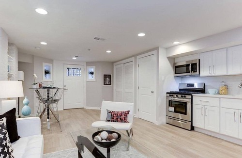 Le Droit Park Apartment | Renovated 2 bed/2 full bath with PRIVATE ENTRANCE, outdoor patio in central DC