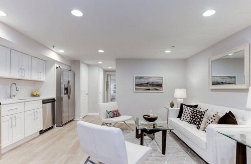 Le Droit Park Apartment | Renovated 2 bed/2 full bath with PRIVATE ENTRANCE, outdoor patio in central DC
