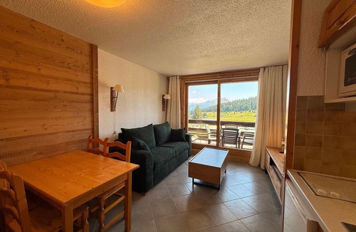 Les Saisies Apartment | Renovated cabin studio for 4, south balcony, garage included