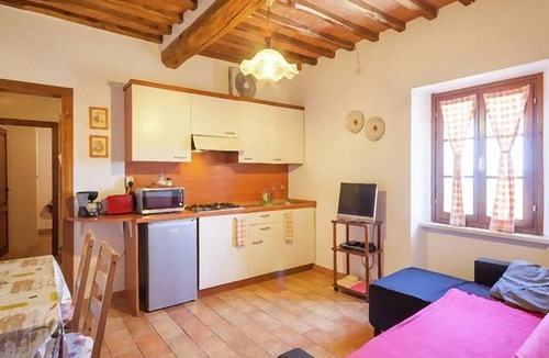 Montecastelli House | Renovated farmhouse with 7 apartments in the center of Tuscany.