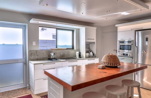 Voelklip Apartment | Reservoir House | Elegant design | Easy living!