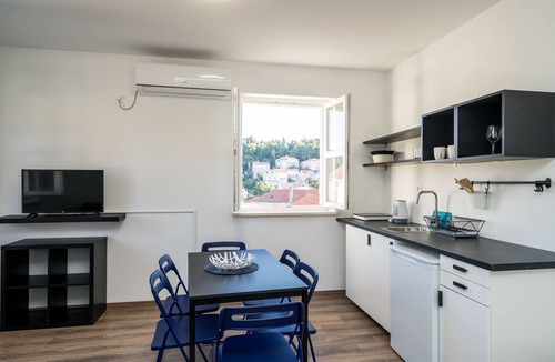 Cavtat Old Town Apartment | Residence & Pool Villa Schwarz Suites - Comfort One Bedroom Apartment with Balcony and Sea View