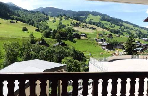 Areches Apartment | Residence Val Blanc 1 - Apartment 4 to 6 people in the heart of village, prox. lifts