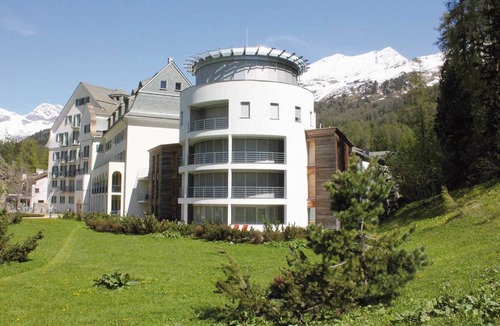 Sils-Maria Apartment | Residenza Alpenrose 31 – Spacious 4.5-room flat with a terrace and mountain view